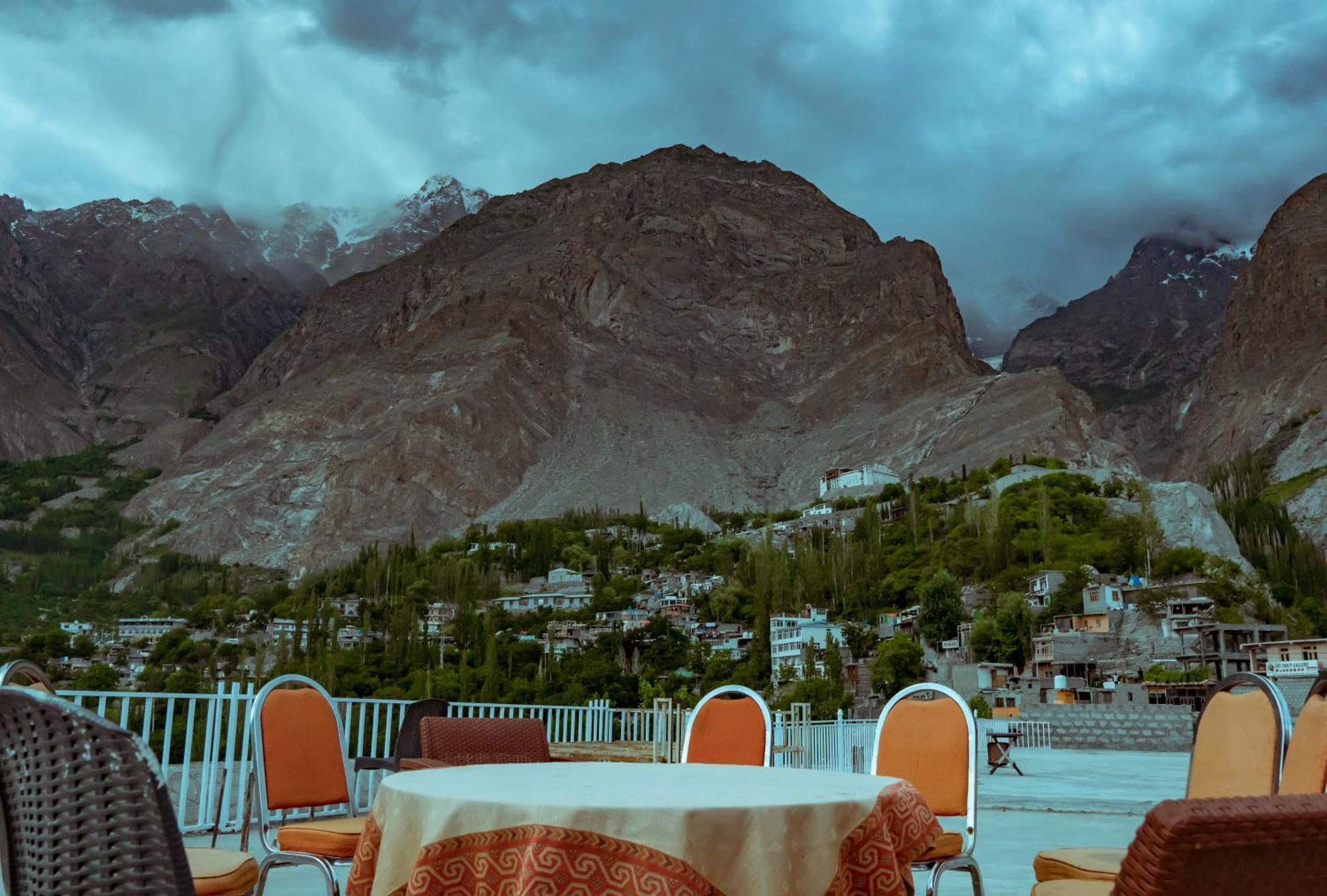 Hilltop Hotel, Hunza Karimabad  Εξωτερικό φωτογραφία