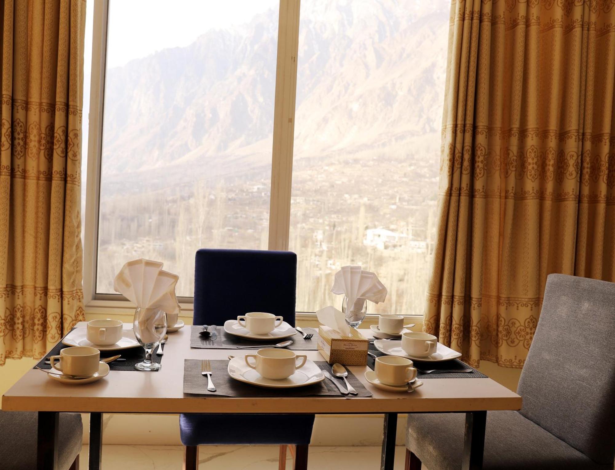 Hilltop Hotel, Hunza Karimabad  Εξωτερικό φωτογραφία